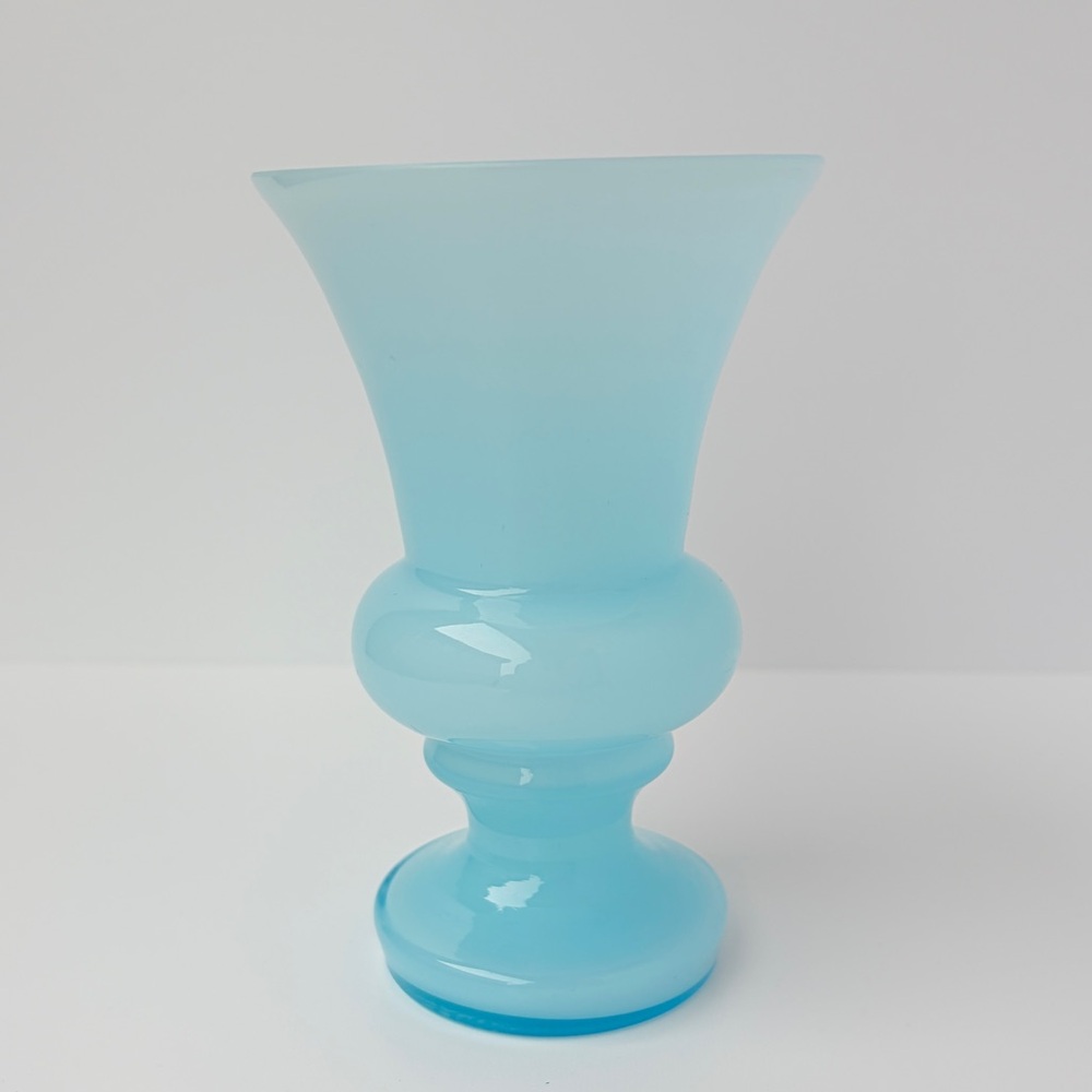 VTG Czech Czechoslovakia Cased Glass Bud Vase Blue 5 1/4” - Picture 10 of 10